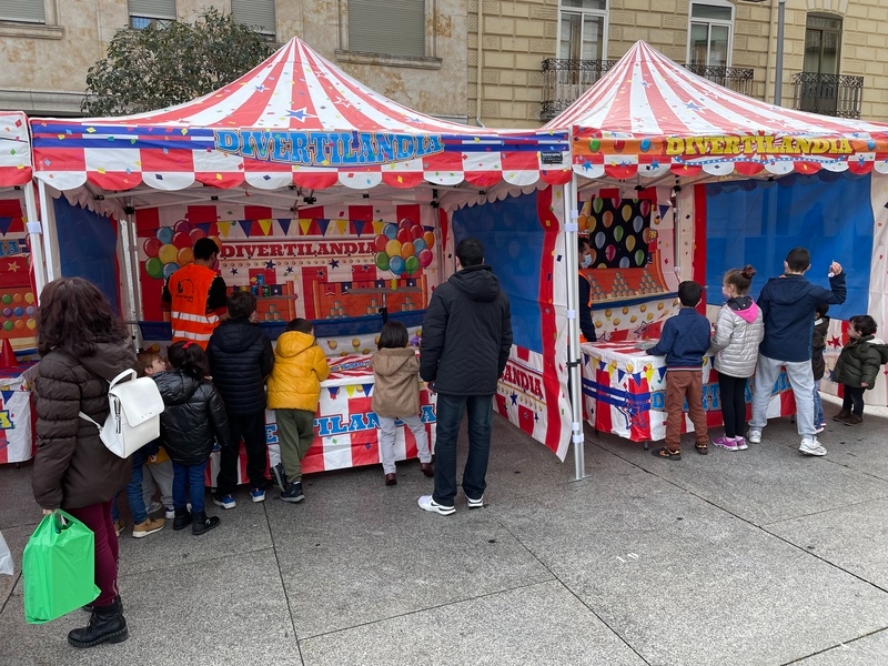 Los niños de Guijuelo se suben al Tren de Navidad